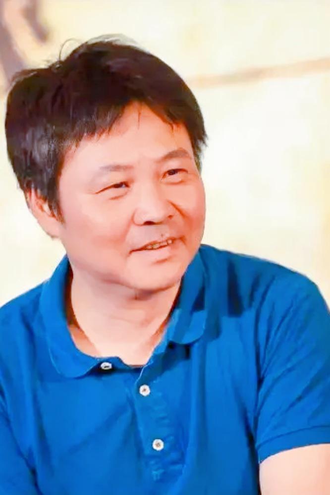 作家余华曾言：

“我摒弃了虚假的繁华，重归孤独，以真实自我，独步人生。虽有时寂