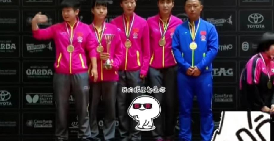 来来来，一个都不能少!
莎莎手摆的像拨浪鼓，那是对任何人都那么尊重和热情。合影环