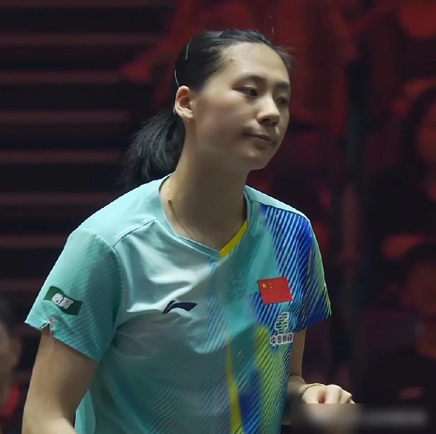 国乒28岁新帅首秀，陈熠死里逃生！
第四局8-10落后，对手手握2个局点，所有