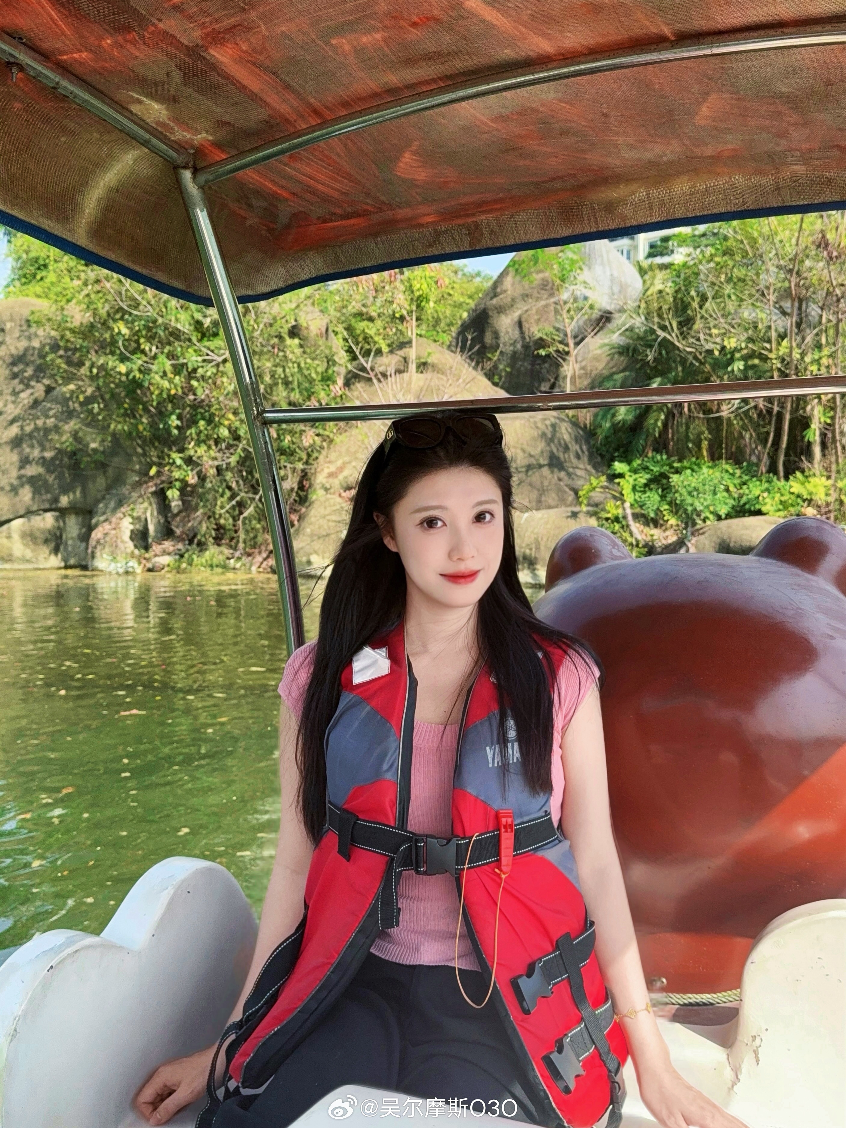 蹬小船儿🛶⛱️💐吃贝果儿🥯☕🪻 ​​​