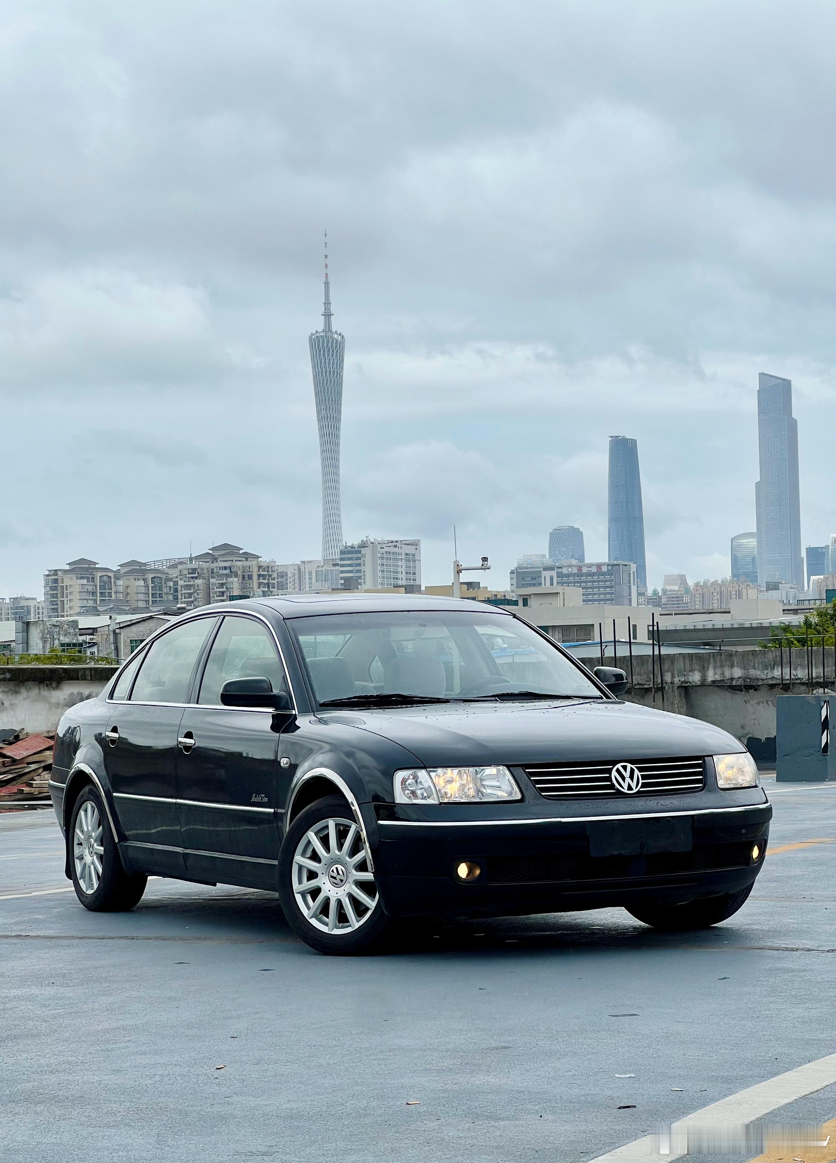 突然想起一件事情，好像到目前为止，我都没有一辆自己名下的车，惭愧毕竟车换的频率高