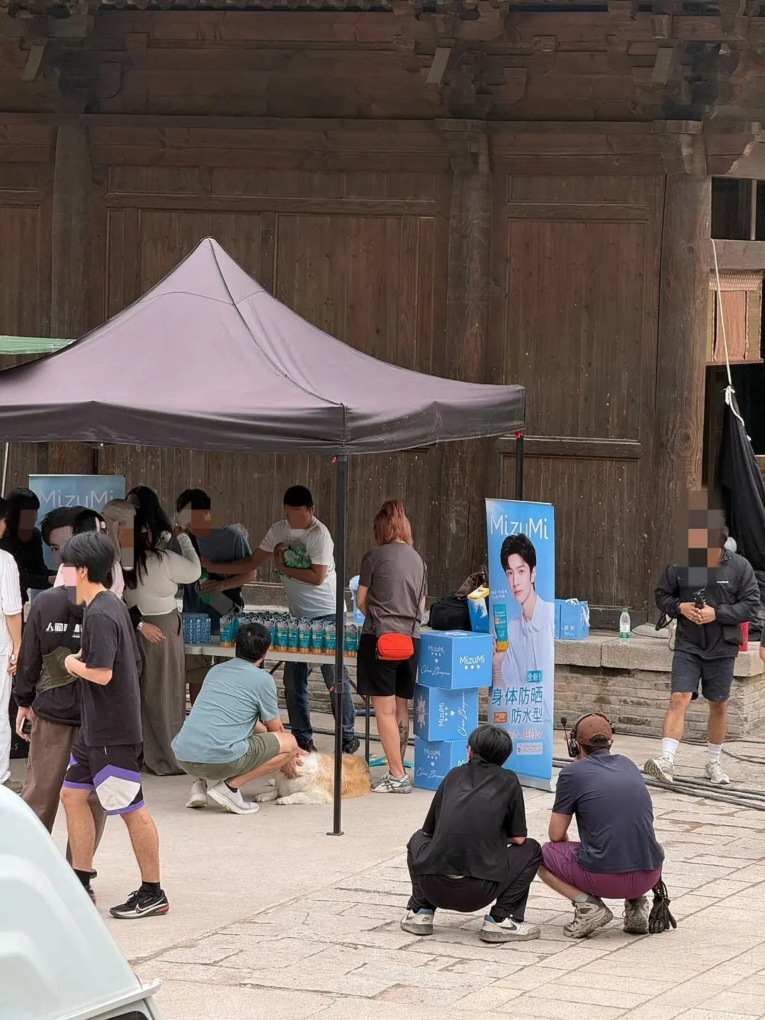 品牌方是不是有点太爱了......陈哲远🇹🇭代言mizumi来探班《浮生》剧
