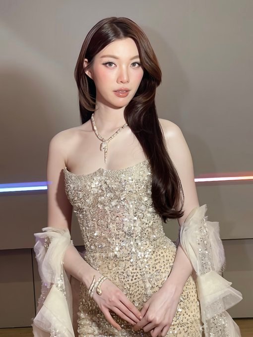 官推更新🆕 啊啊啊啊啊啊啊啊太美了 