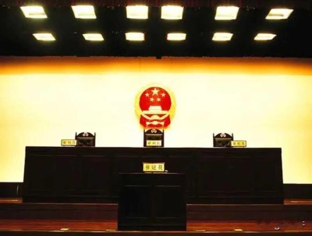 甘肃，女子嫁了个带儿子的二婚男子，将继子视如己出，谁知，刚过了4年，男子去世，女