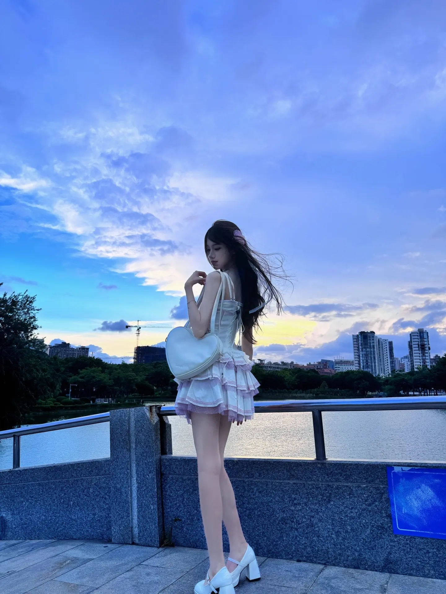 这世上根本没有永恒的爱，只有永恒的利益