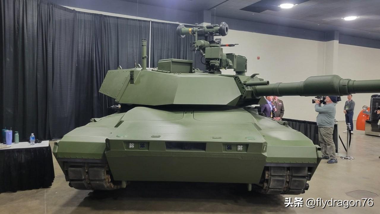 🇺🇸M1E3艾布拉姆斯坦克原型车（模型）及其动力装置的全尺寸照片已经曝光。