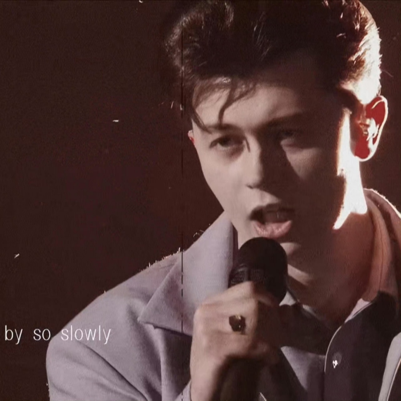 尤长靖艾略特歌手后台合照 台上极限battle，台下好兄弟贴贴！艾略特喊尤长靖“