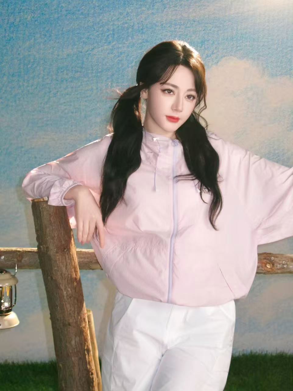 迪丽热巴户外搭子迪丽热巴轻氧穿搭迪丽热巴轻氧穿搭，好美啊，