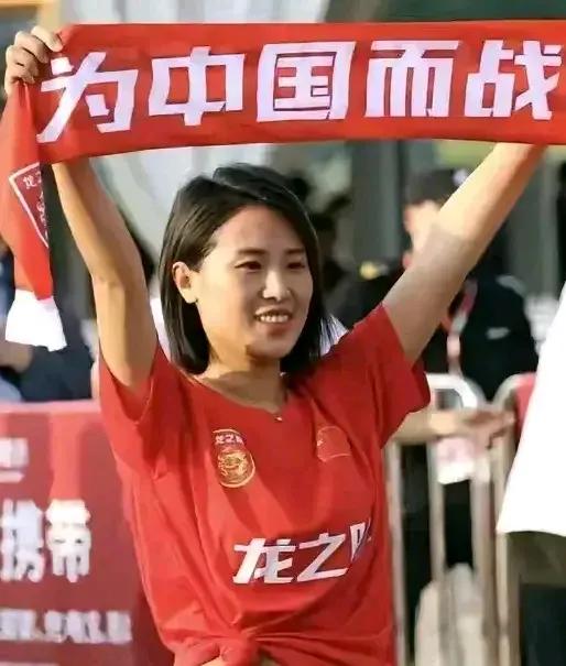 今晚中日国足东亚杯之战，除比分和数据外，至少还有两三个看点：

1.谁主动申请无