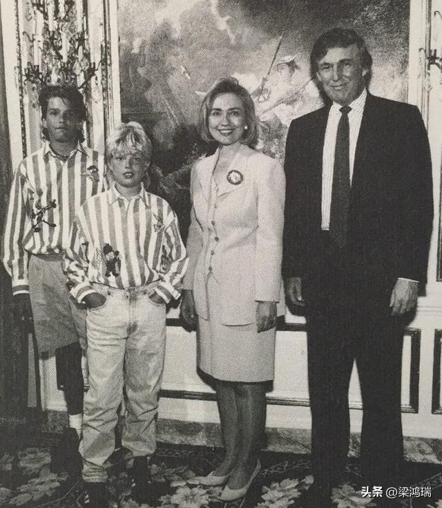 1996 年，希拉里·克林顿、唐纳德·特朗普和他的两个儿子小唐纳德和埃里克在白宫