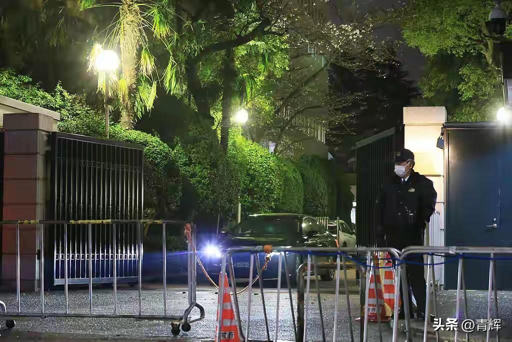 中国再次回应日军强闯大使馆:受了9个月干部培训，提前踩点
3月31号当天，我国外