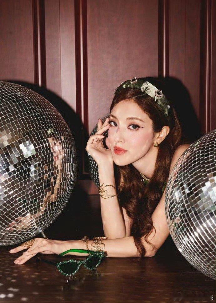 配合队友磨合曲风，陈凯琳收敛个人特色适配团编，一心只为集体舞台出彩陈凯琳只想唱好
