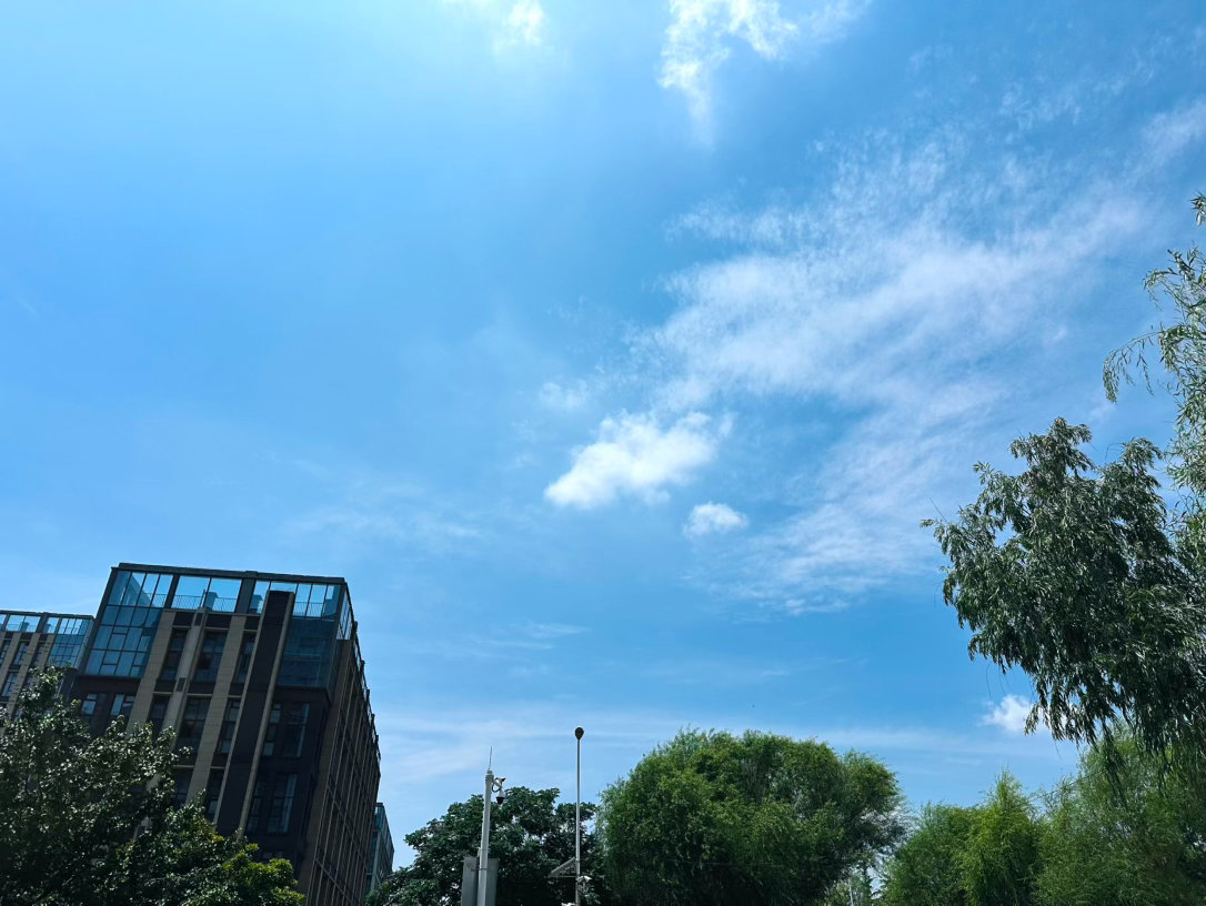 说好的台风降温下雨呢 