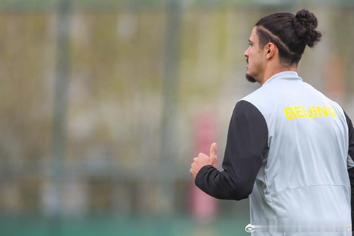 一张侧颜~北京国安vs成都蓉城北京国安