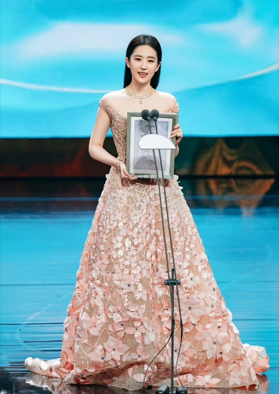 85🌸白玉兰海外推广大使🈶赵丽颖第28届白玉兰海外推广大使刘亦菲第29届白玉