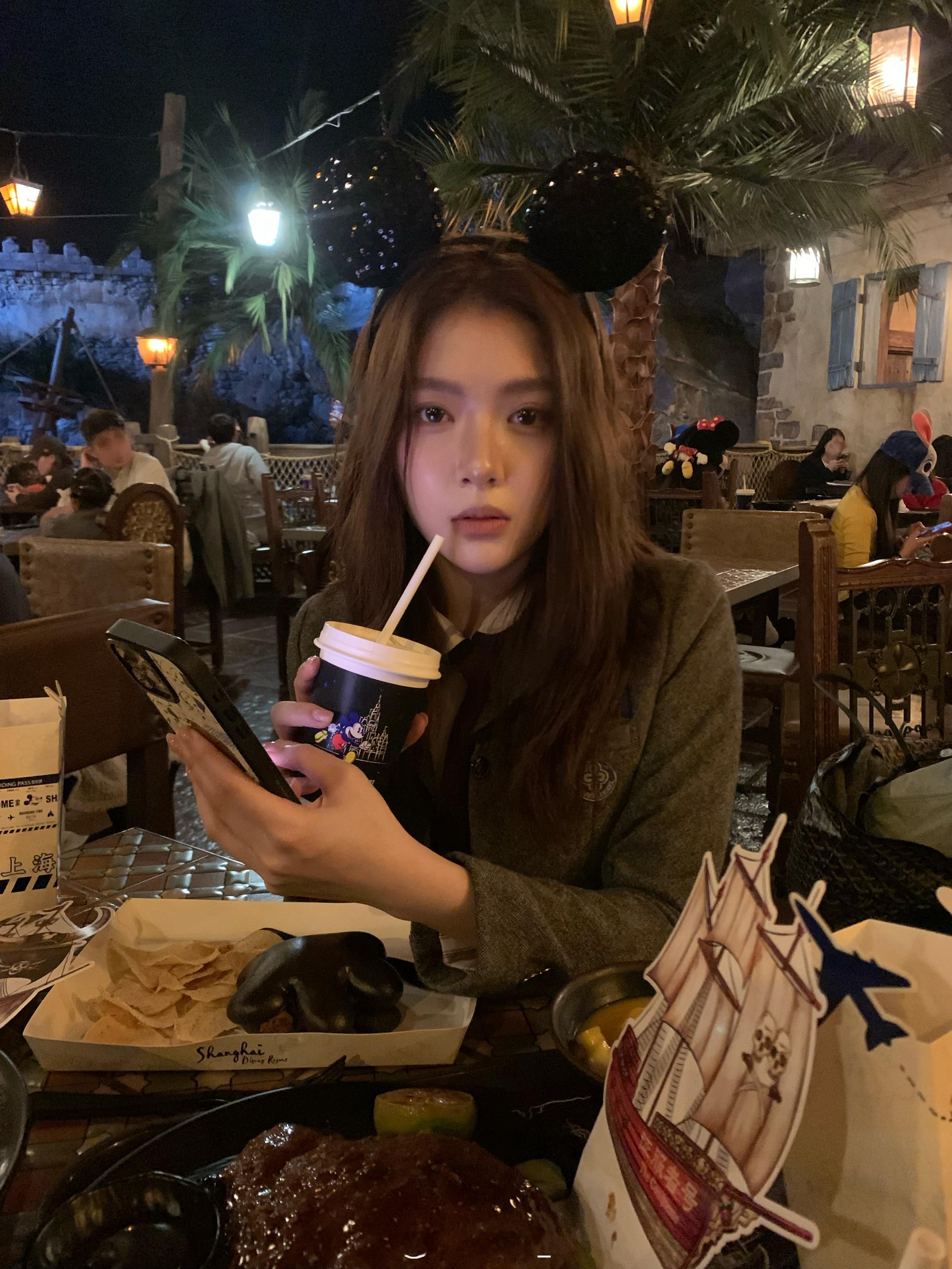 我有个朋友她好漂亮 