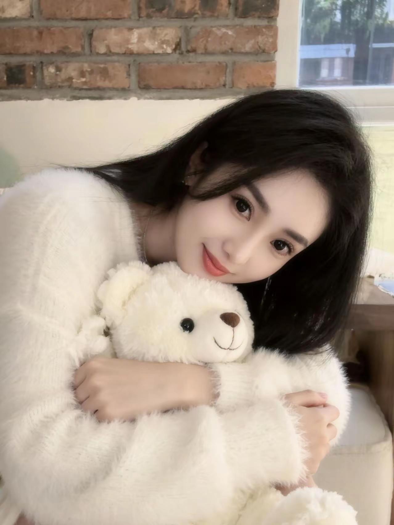 全网寻找 女生拍照姿势 上热搜