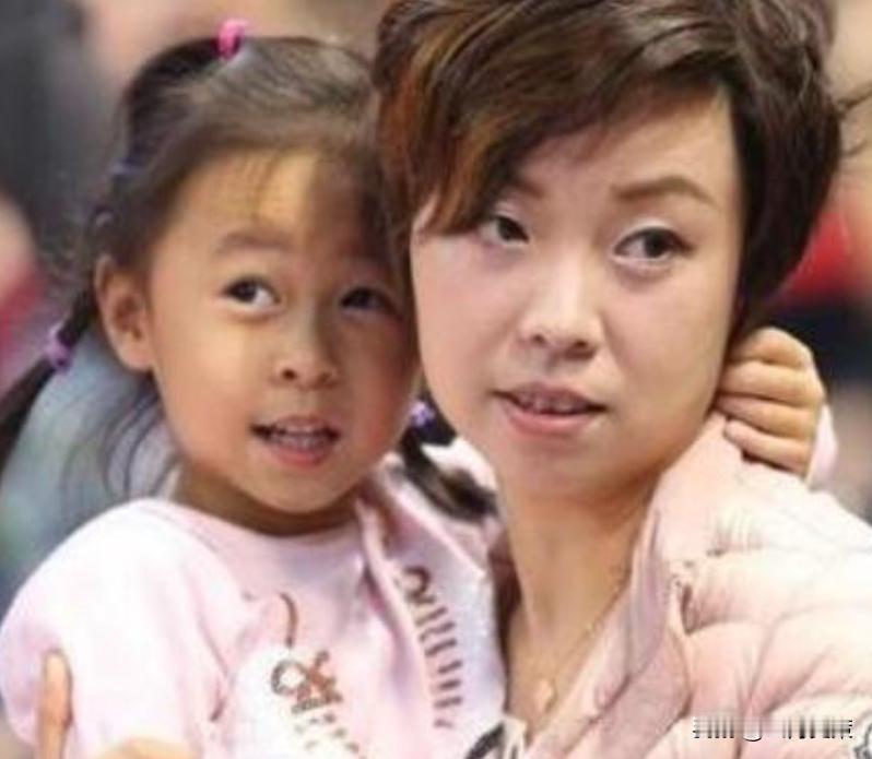 2009年，28岁的世界乒乓球冠军张怡宁嫁给了48岁身价300亿的香港富豪徐威。