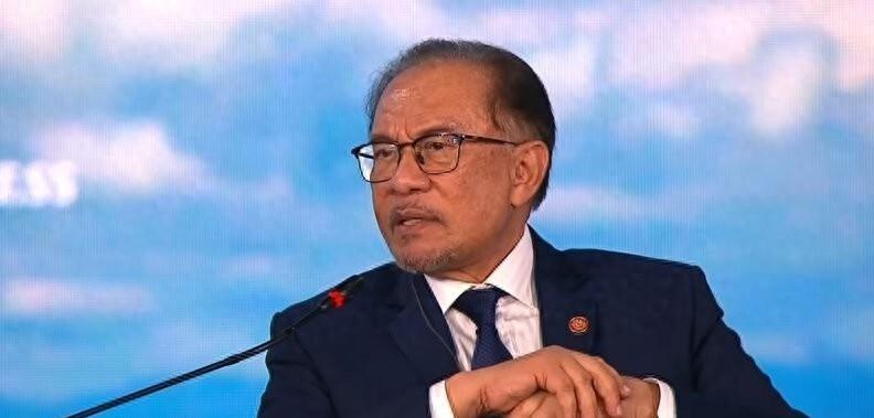 马来西亚总理安瓦尔一句话，把半岛电视台主持人给噎回去了。问台湾不想统一凭啥不能骂