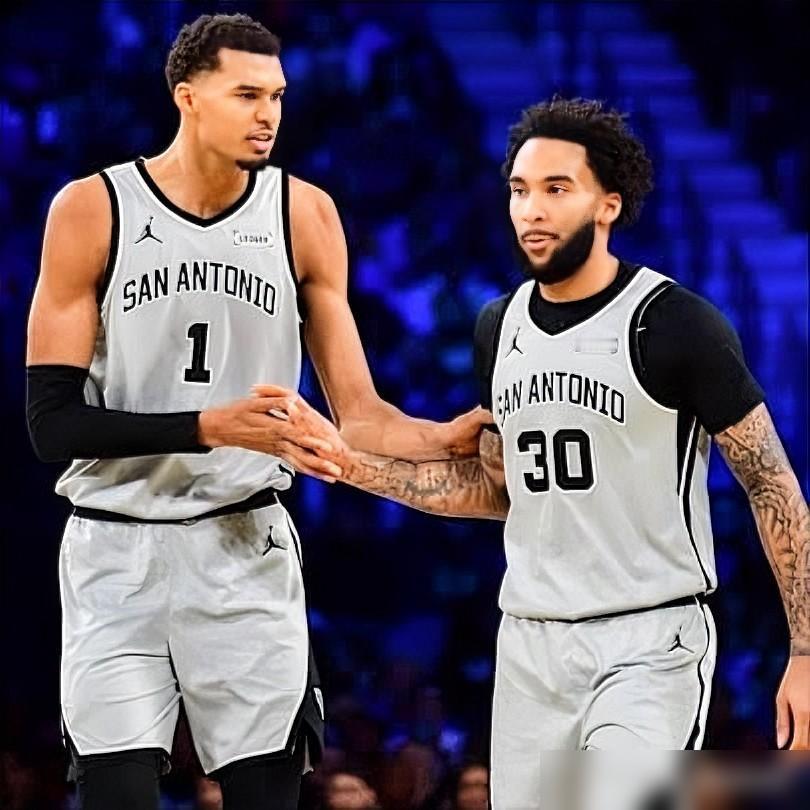 年薪不到300万，却把想拿2亿顶薪的里夫斯打回原形，NBA的钱真就这么好挣？