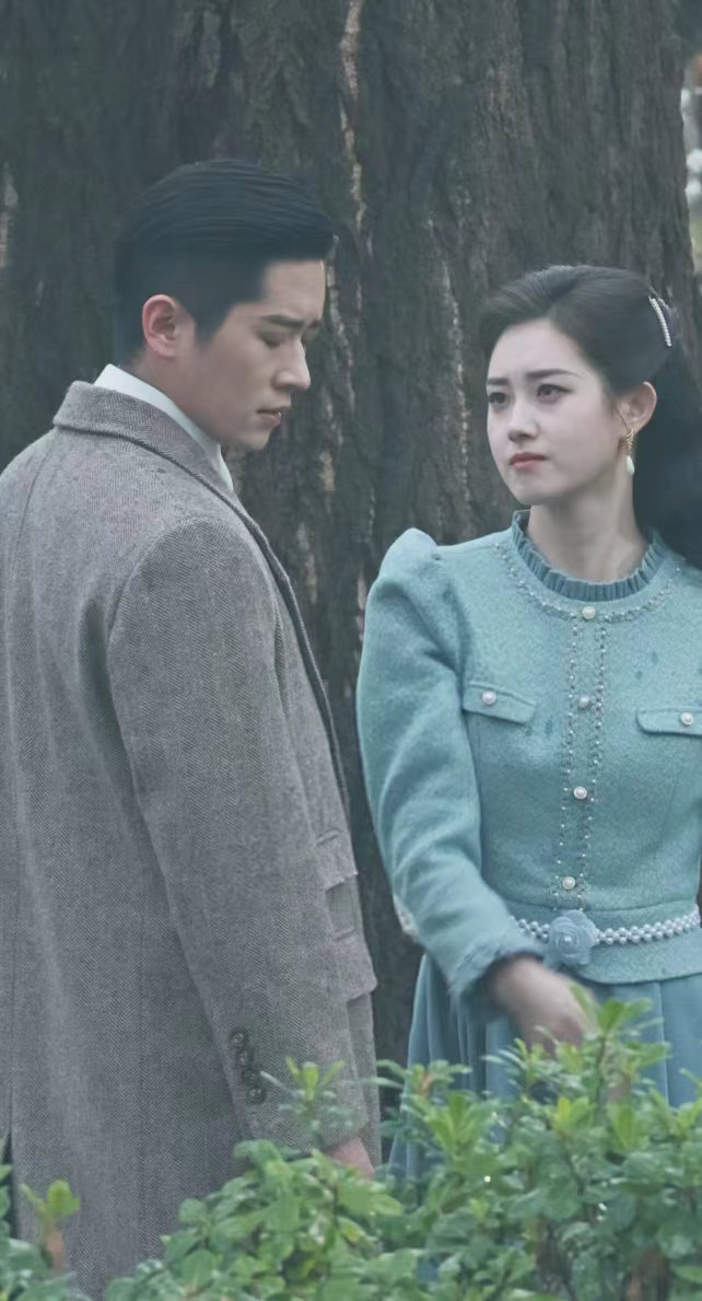 丞磊郭宇欣扇巴掌路透 谁不爱看这种又虐又刺激的剧情啊，扇巴掌都扇得这么有氛围感，