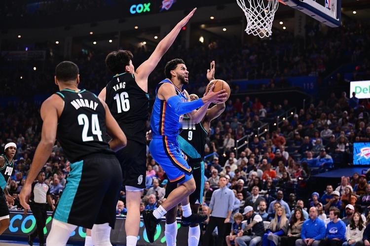 感谢雷霆！杨瀚森多项数据创生涯新高！

杨瀚森必须要感谢雷霆在比赛一开场就大比分