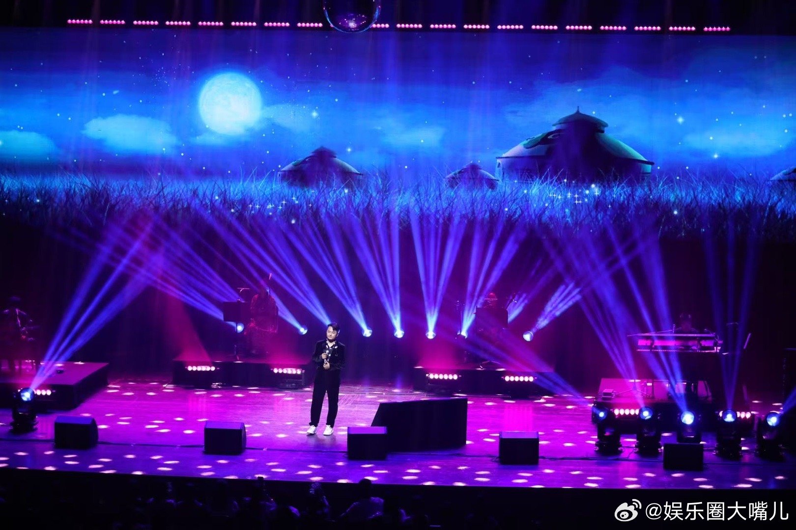 云飞草原飞来的歌巡回演唱会草原歌手云飞2025巡演云飞这一次的演唱会无论是形式还