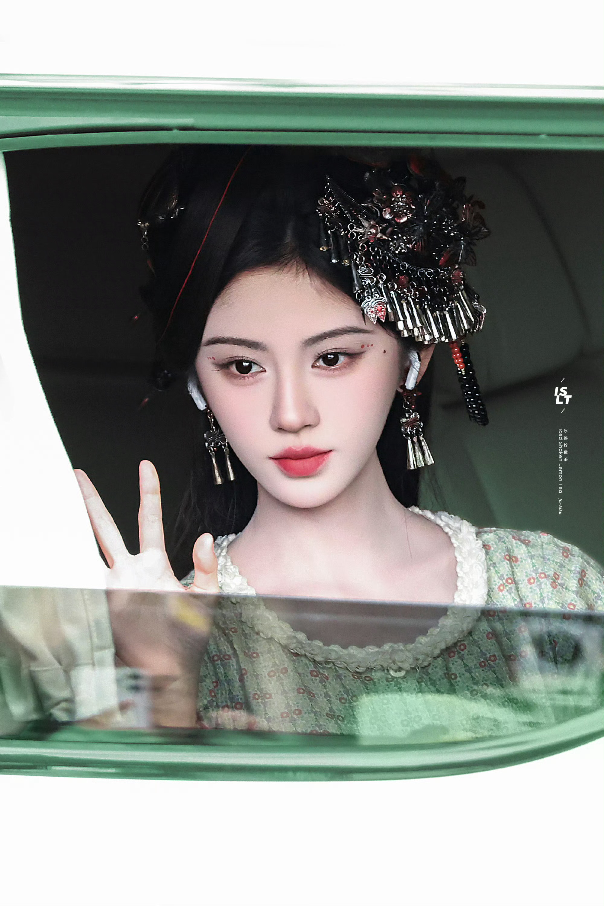 鞠婧祎阿黛 jjy鞠婧祎来战 “你是我藏匿起来的小浪漫 是所有文案都不能形容的浪