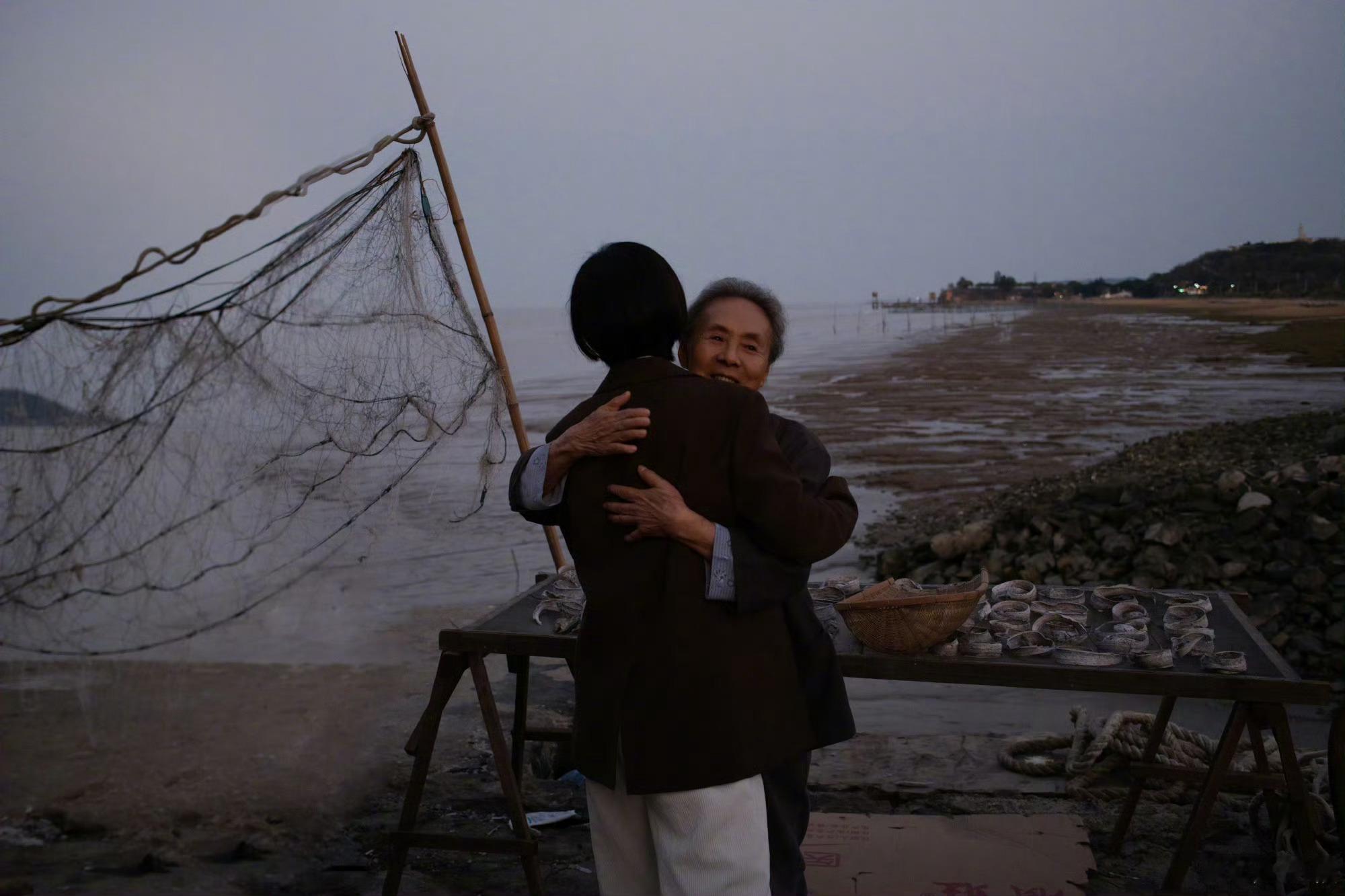 赵丽颖赵丽颖说奶奶您看我赵丽颖晒秋萍与奶奶合照 看的好想哭赵丽颖哽咽戏