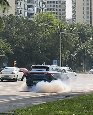 腾云驾雾，这是要起飞了吗？
