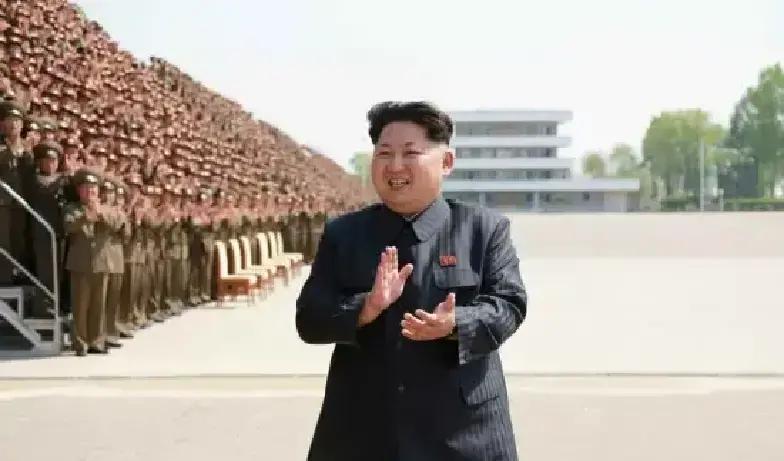 就在刚刚
 
据多家日媒报道，日本方面突然宣布了新增一批对朝限制对象，并同步强化