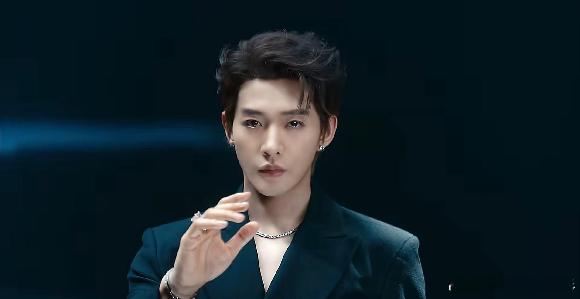 天然钻石 生而不凡 注定瞩目天然钻石  【邓为×上海钻石交易所｜天然钻石代言人，