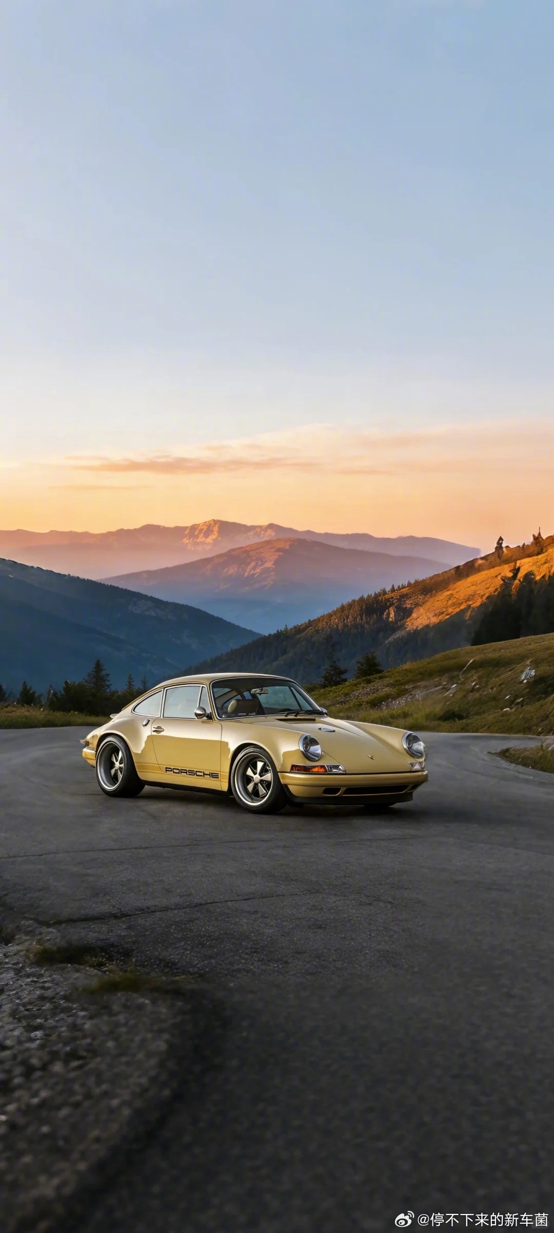 分享singer壁纸一张，人在工位，心在旷野 