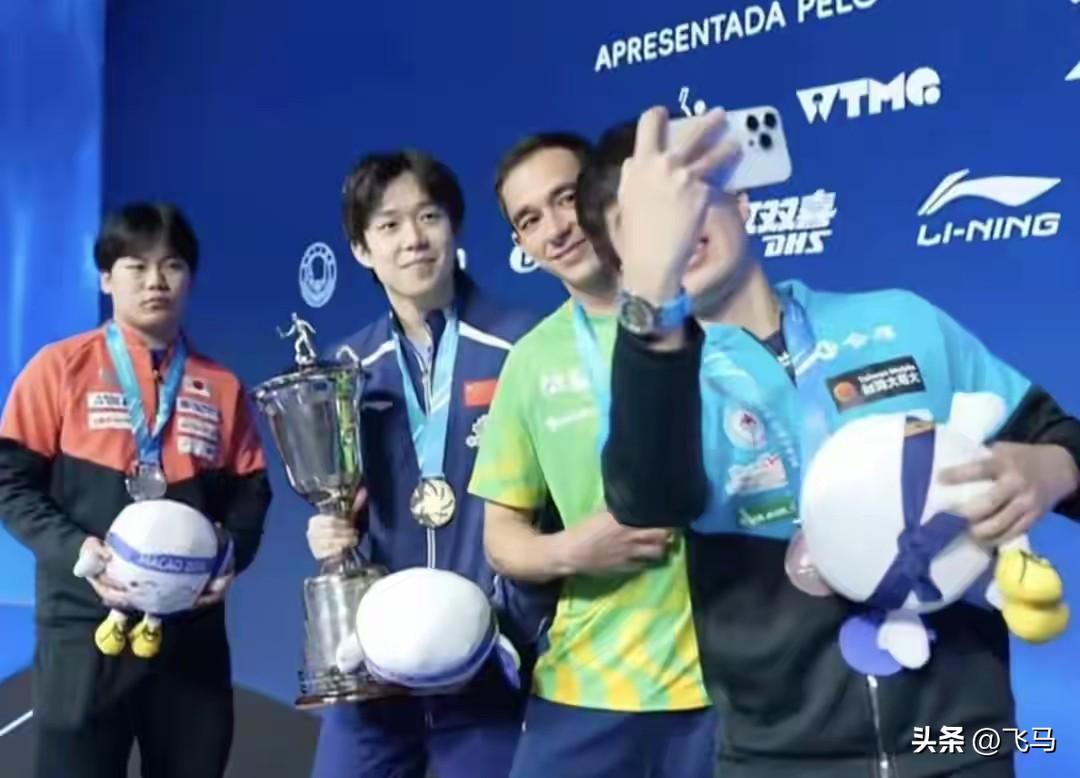 松岛辉空这小子明显就是输不起了[捂脸][捂脸][捂脸]
昨天颁奖典礼上，这小伙又