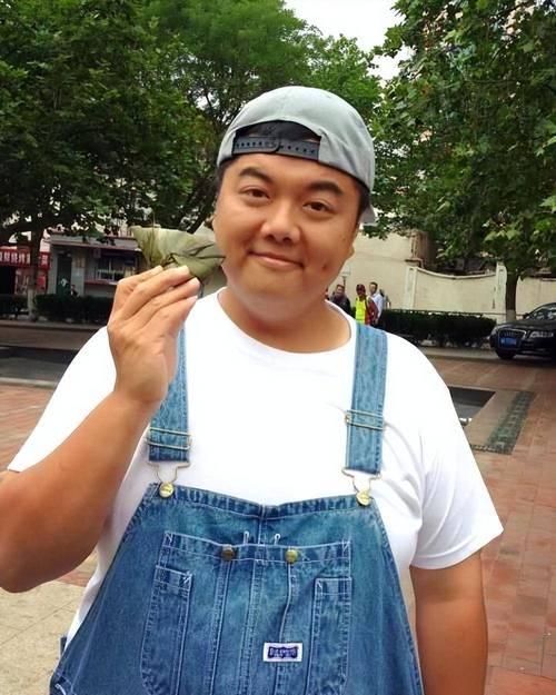 百花影后卫诗雅低调返港！读懂林子聪那句通透的艺人感悟
 
看了卫诗雅，
 
才知