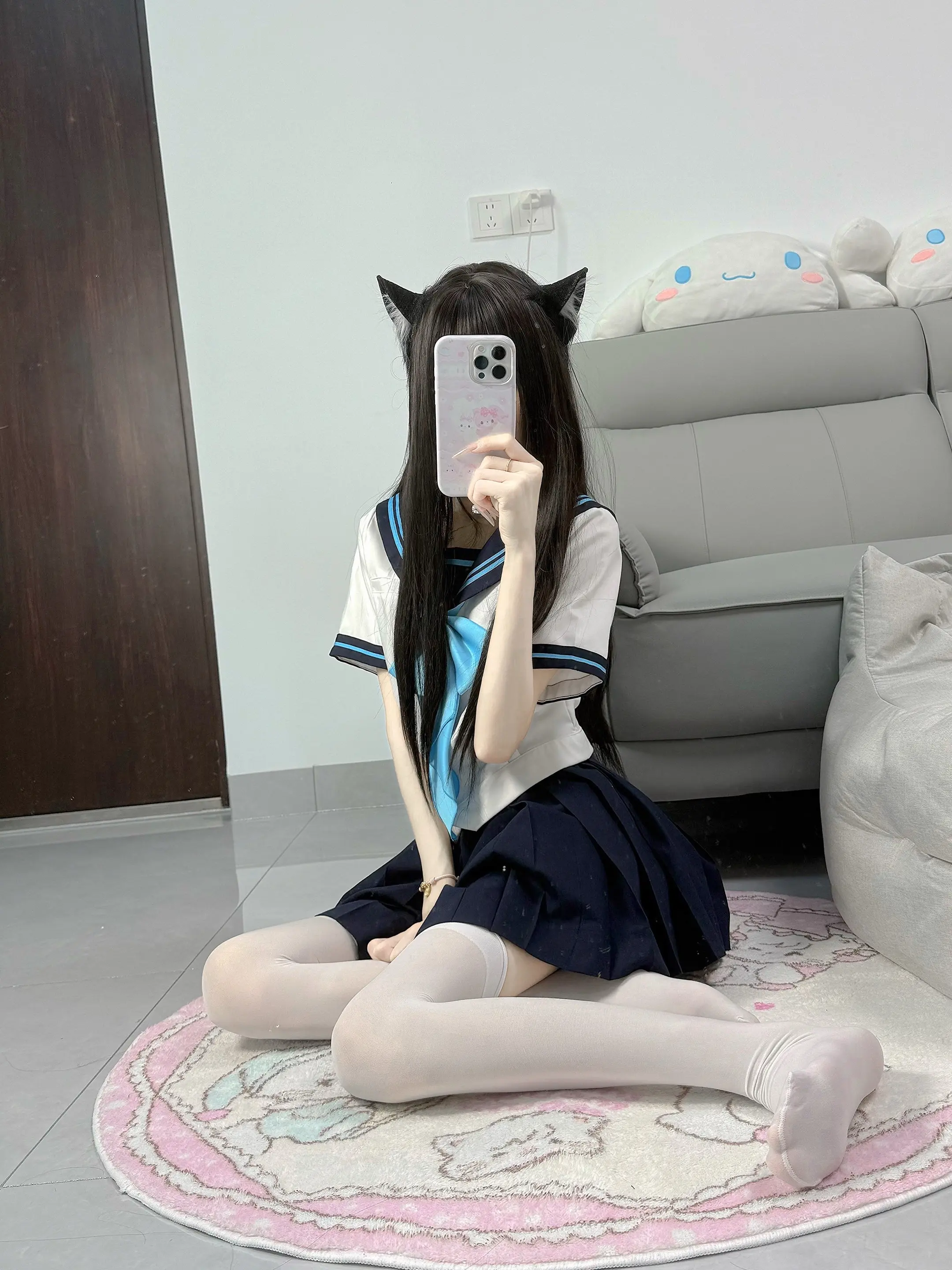 你也会夸那个女孩可爱对吗 算了我不问了