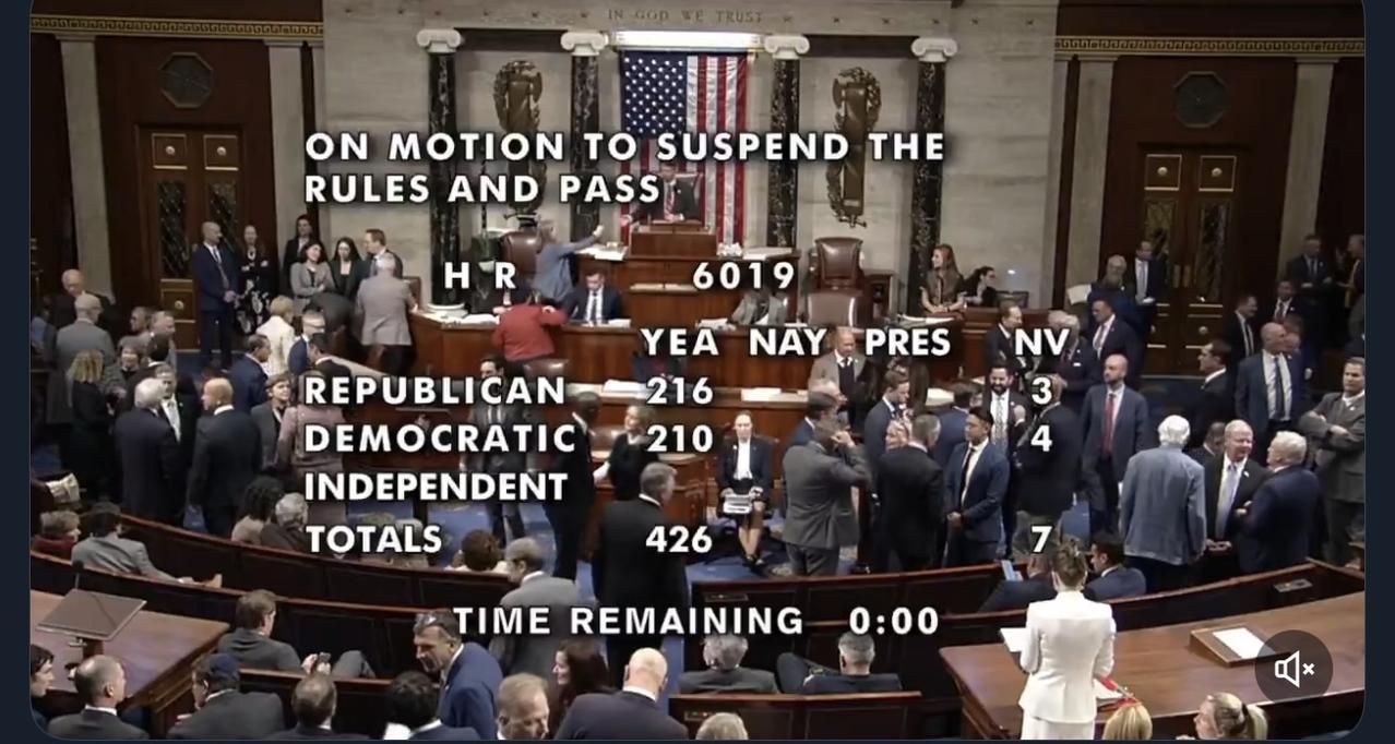 美国众议院刚刚一致投票废除了一项法律，该法律允许共和党参议员起诉政府，并因遭到拜