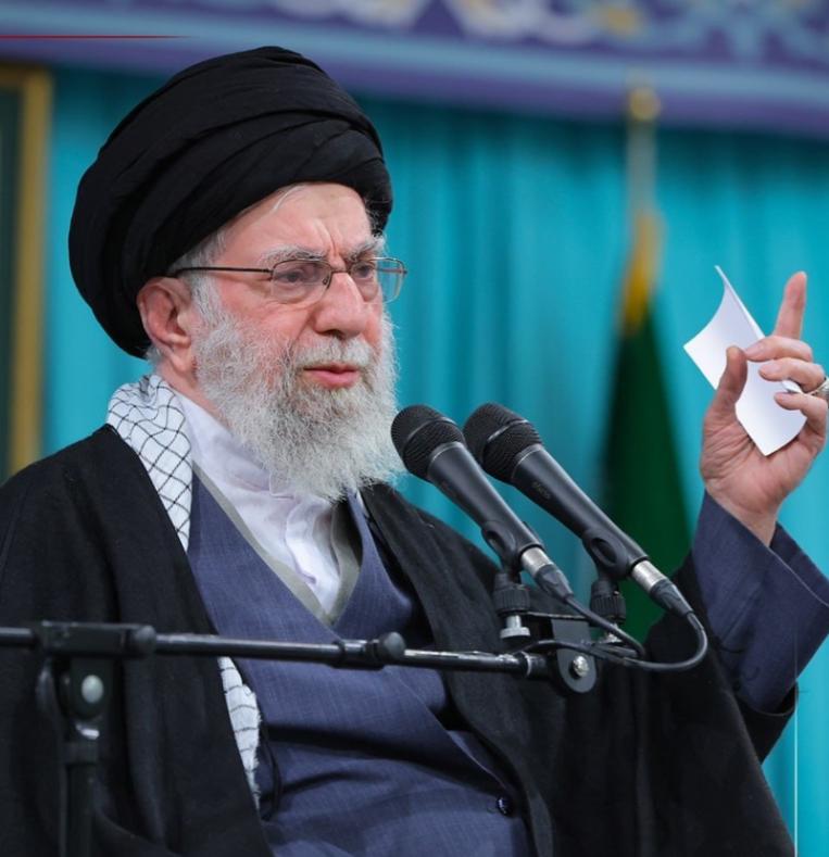 突发！哈梅内伊主动露面警告特朗普。当地时间2月1日，许久未露面的伊朗最高精神领袖