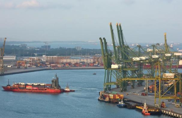 新加坡自认为和美国关系好，结果美国突然对它下手，理由离谱到让人想笑。
 
最近美