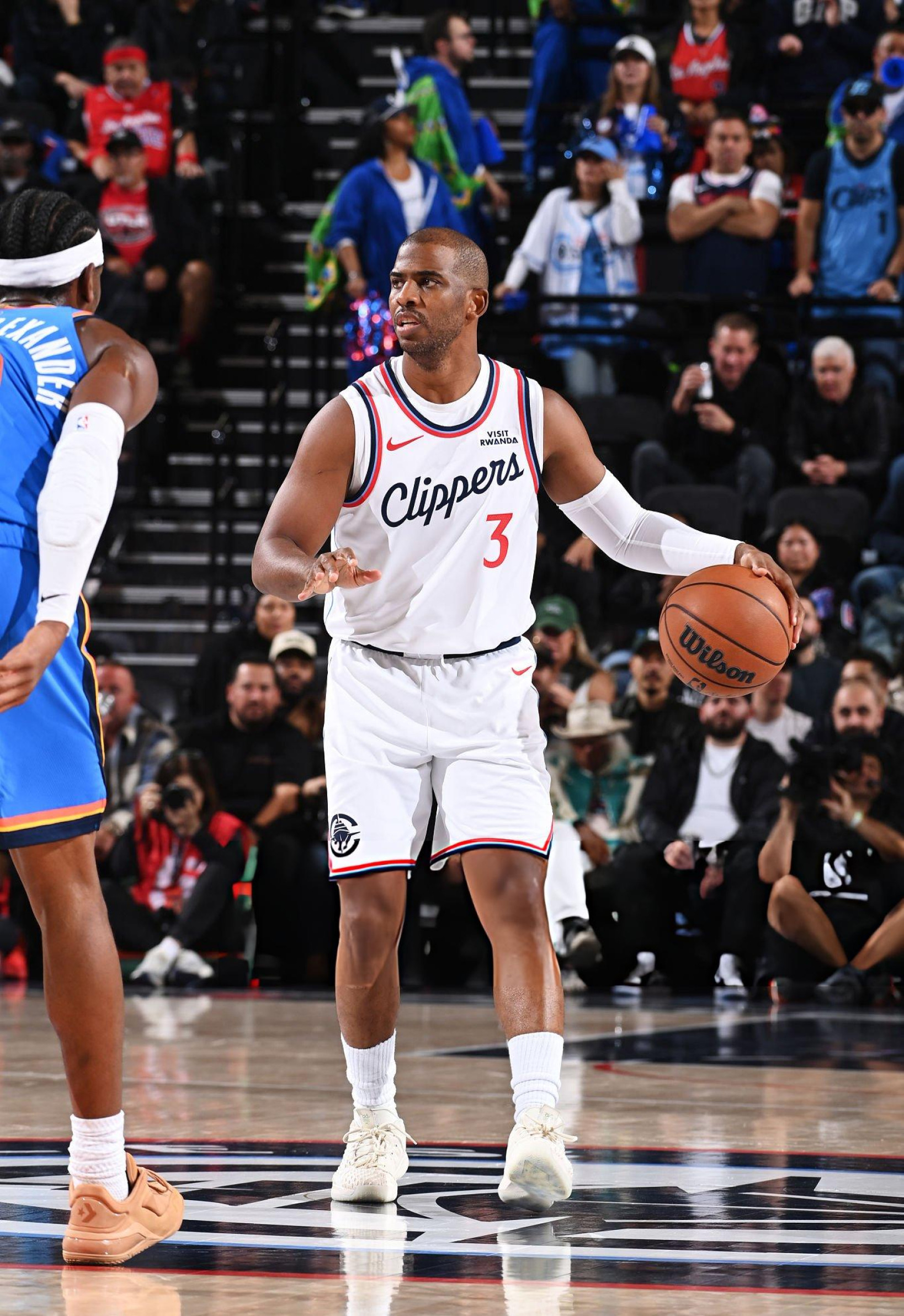 把保罗ban了得了当个吉祥物或者把鲈鱼干掉自己当主教练我的观赛搭子 ​​​