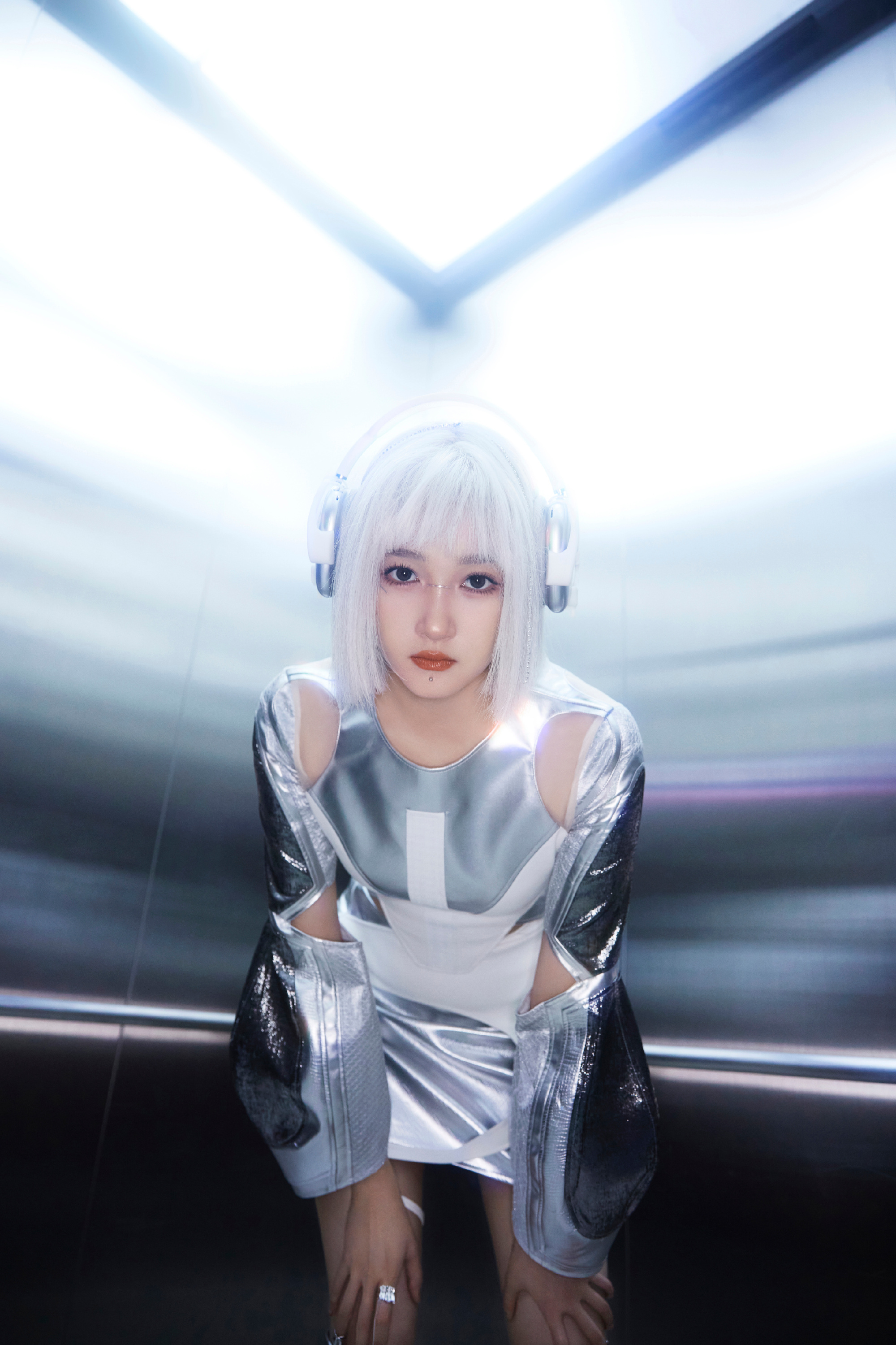 关晓彤Y3K未来感我不允许还有人还没看过关晓彤的未来感造型，这身造型的精髓在于那