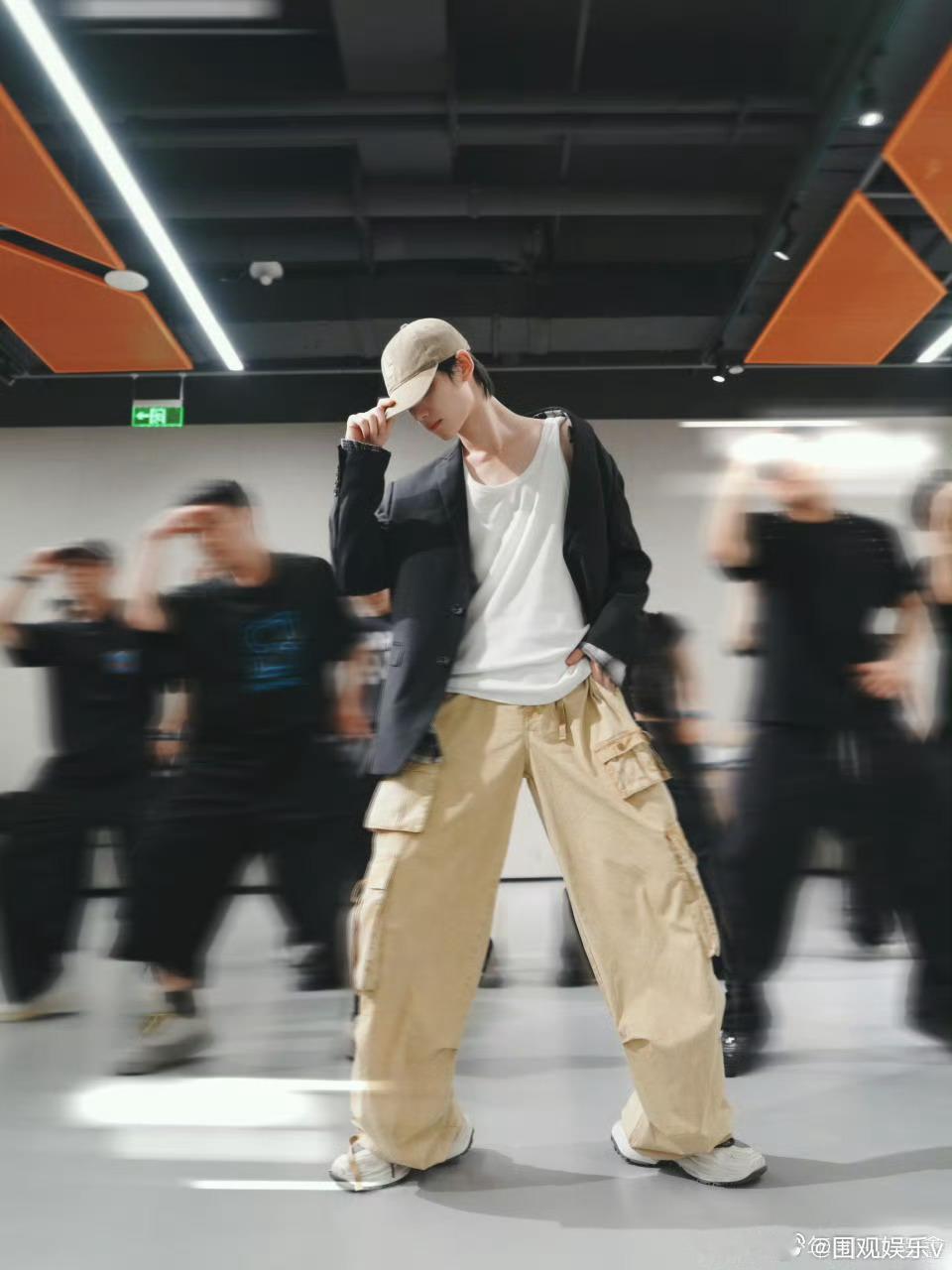 网传丁程鑫搭档易烊千玺舒淇网传丁程鑫出演孔雀东南飞可以搭档师兄了 全是演技派啊 
