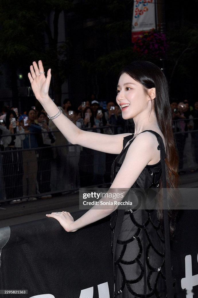 叶舒华出席多伦多国际电影节叶舒华电影首作首映礼 红毯星光就位，叶舒华出席 202