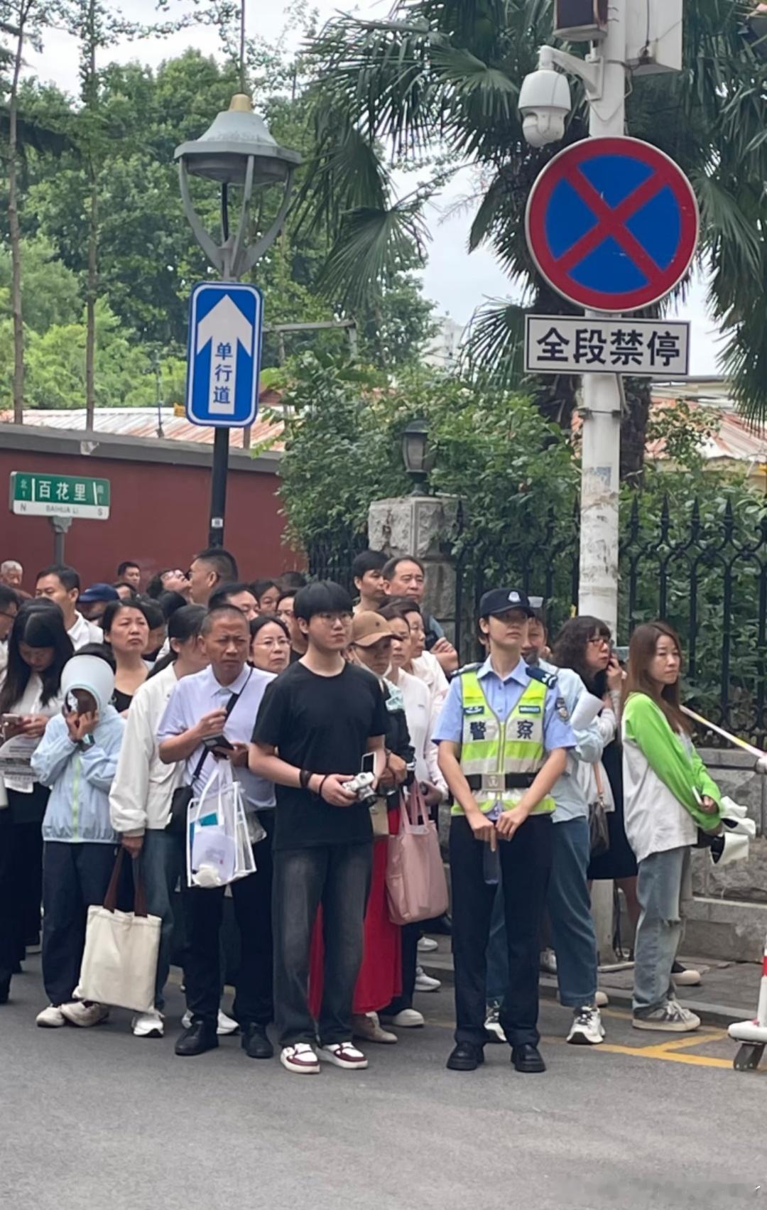 河南高考：百万考生过独木桥，这不是励志，是残酷 河南高考难，难在人多、名额少、分