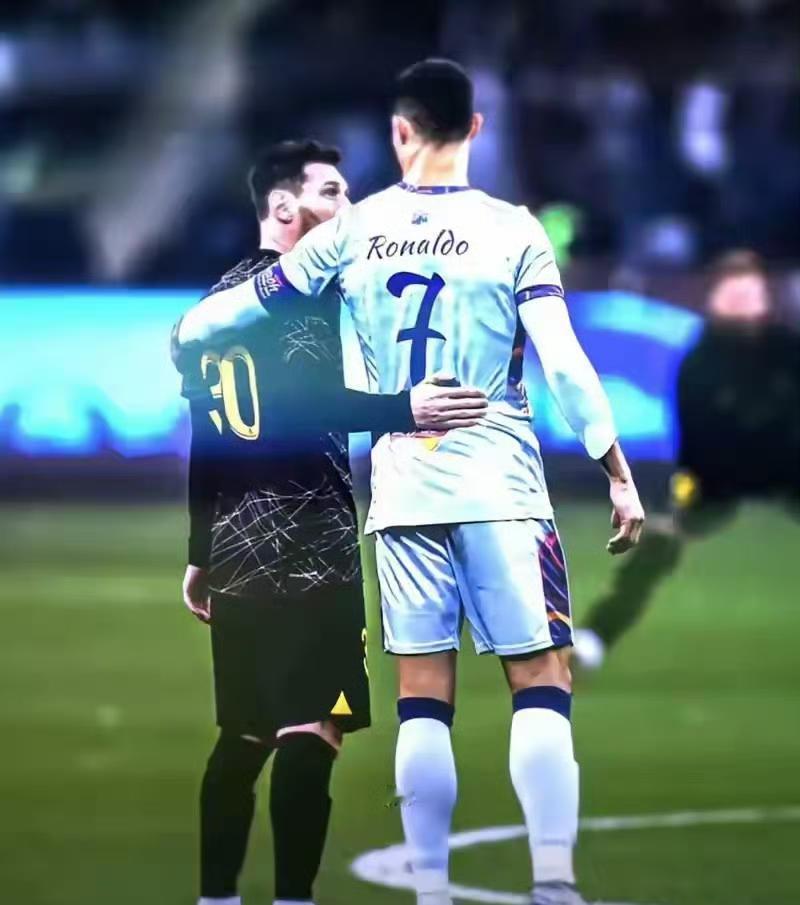 梅西成功的秘诀是什么？
梅西成功的秘诀就是抓住机会，抱住了C罗的大腿，把自己和球