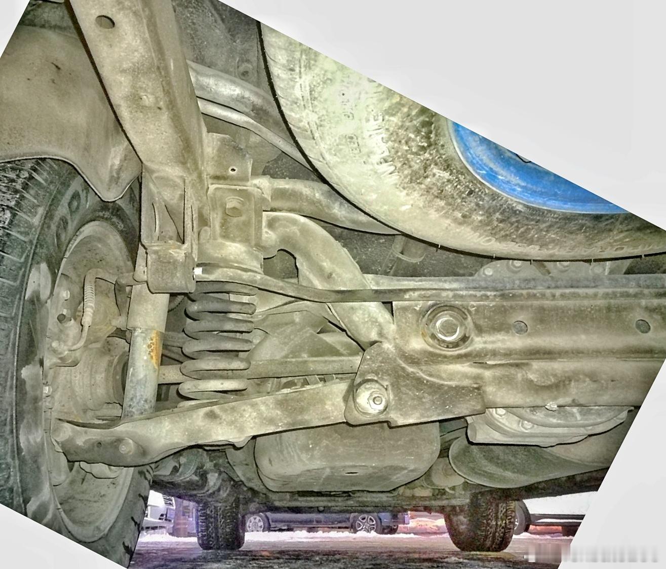 回过头来看这个6缸双龙雷斯特的5连杆后腿。。。首先，是个1类5连杆。然后，这to