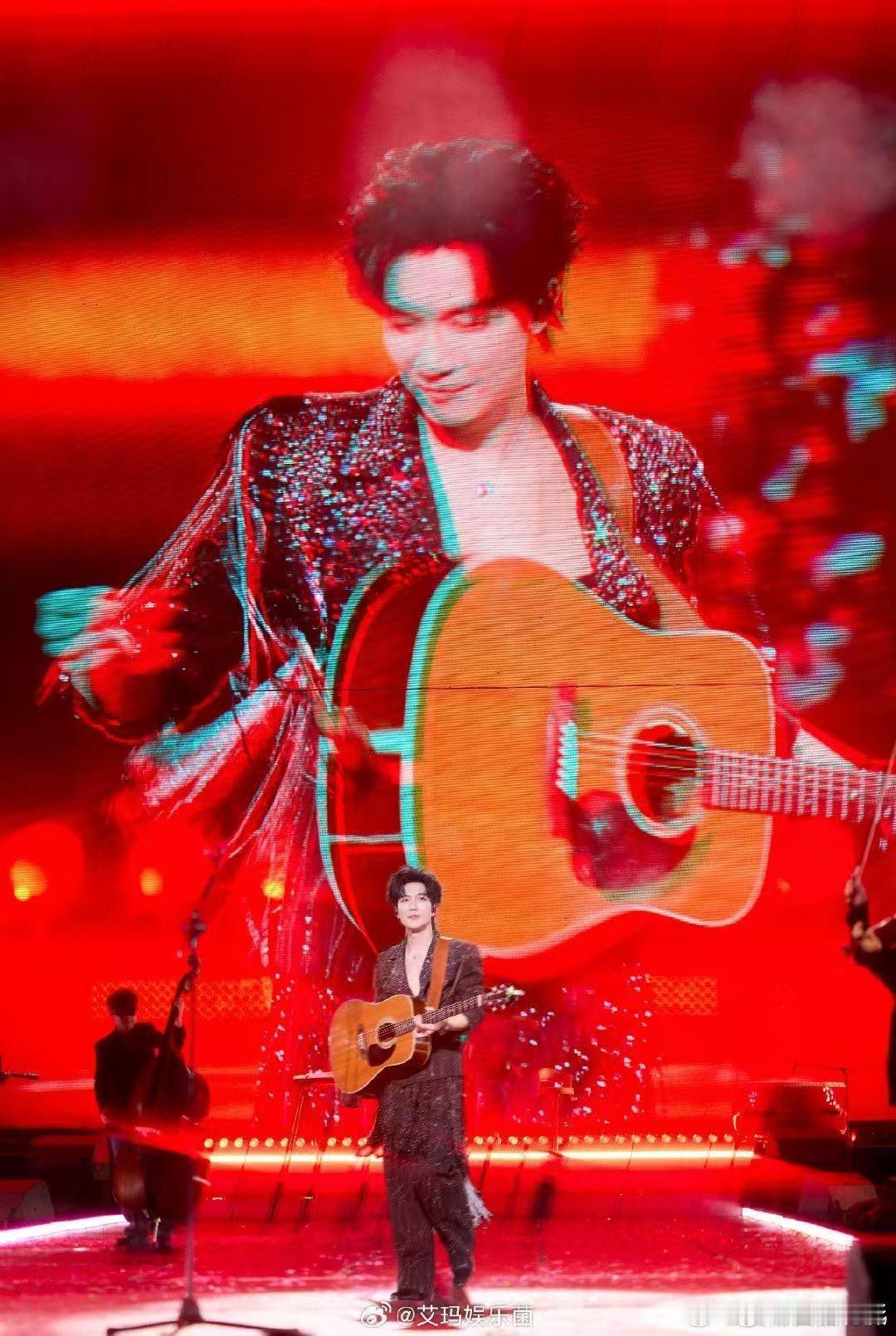 陈楚生五花马声压要掀翻屋顶了 陈楚生这“五花马”唱得也太绝了吧！声压破音响，现场