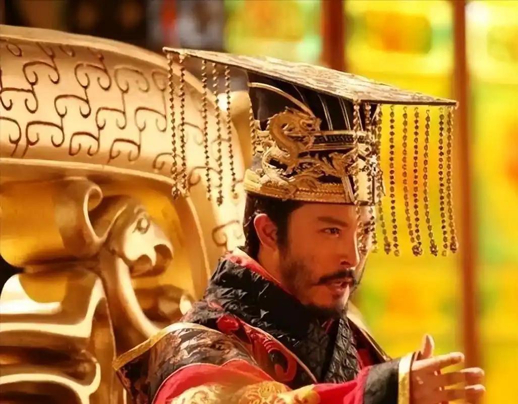 公元618年，大业十四年，杨广在江都，局势已经烂到不能再烂。北方丢得差不多，关中