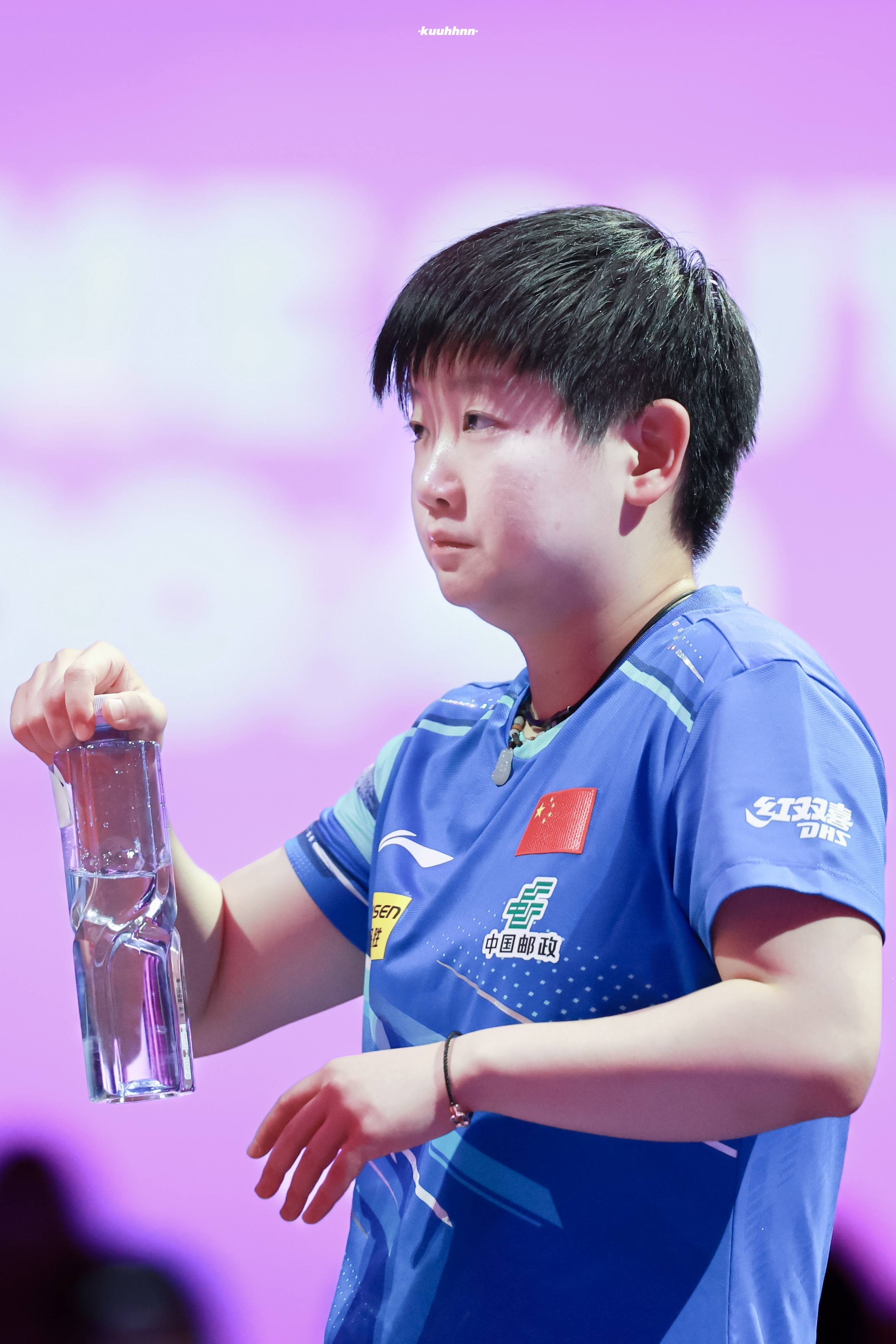 我在阳光下往返于春天 ​​​