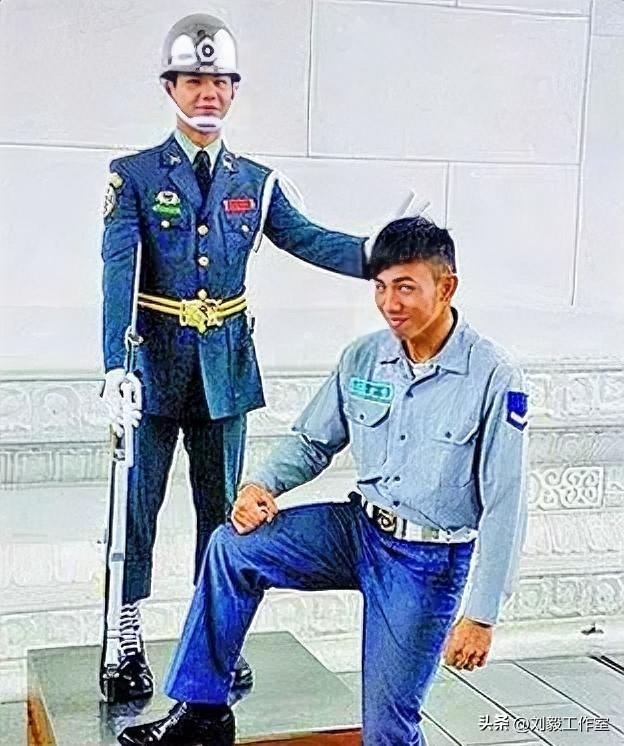 台军“逃兵潮”愈演愈烈，有深夜翻墙逃走的，有趁着上厕所溜号的，一位阿兵哥说的最好